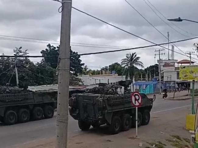 camiones blindados-en frontera paraguachon-1